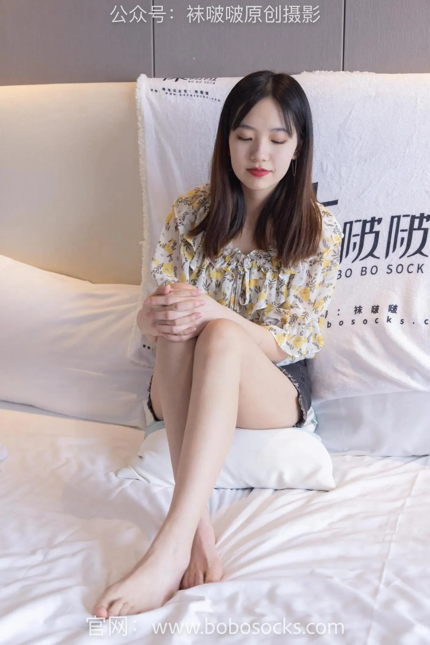 [BoBoSocks袜啵啵]NO.136 小甜豆-高跟长靴、白棉袜、裸足 [200P]插图5